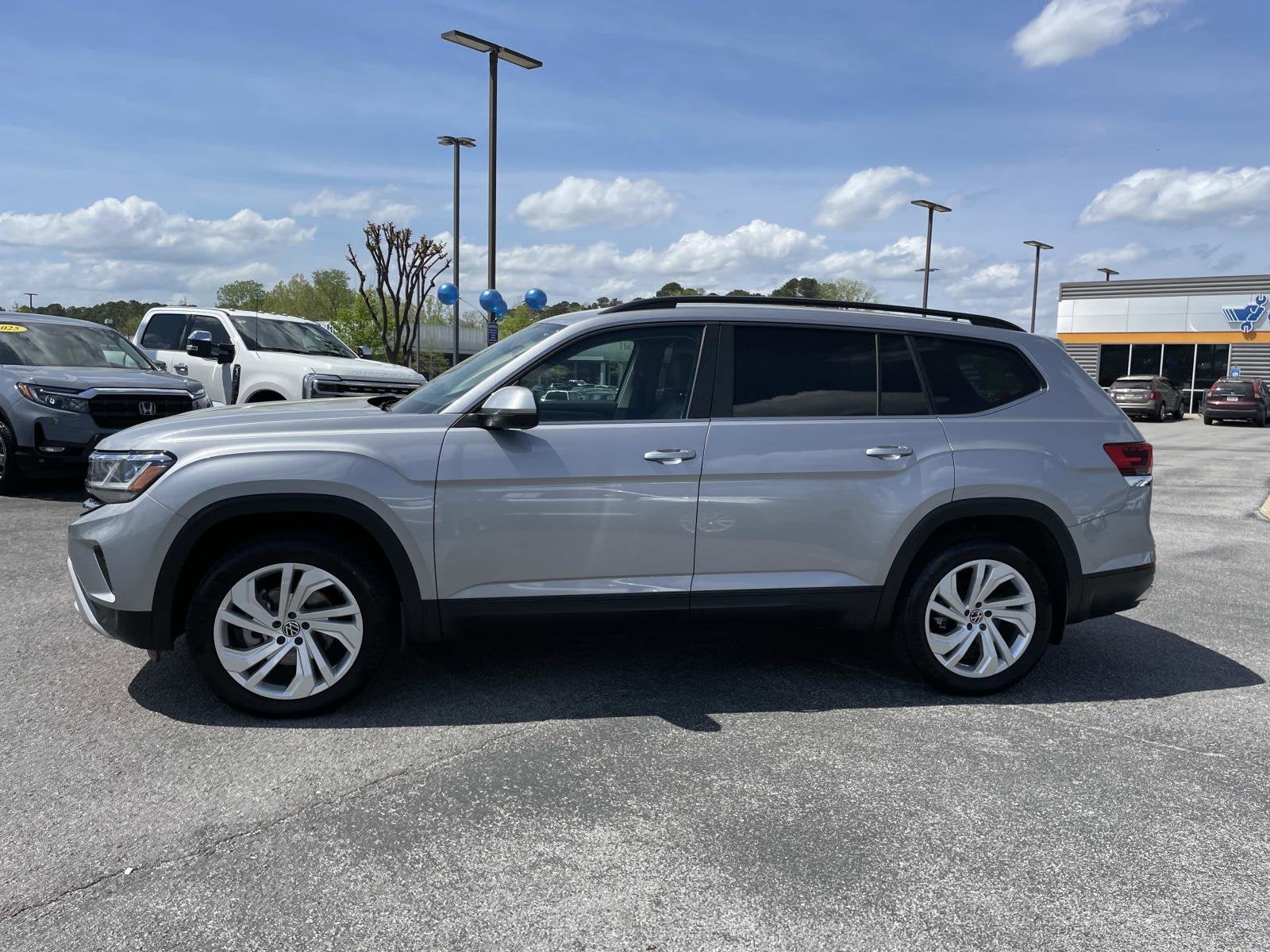 2021 Volkswagen Atlas 3.6L V6 SE w/Technology