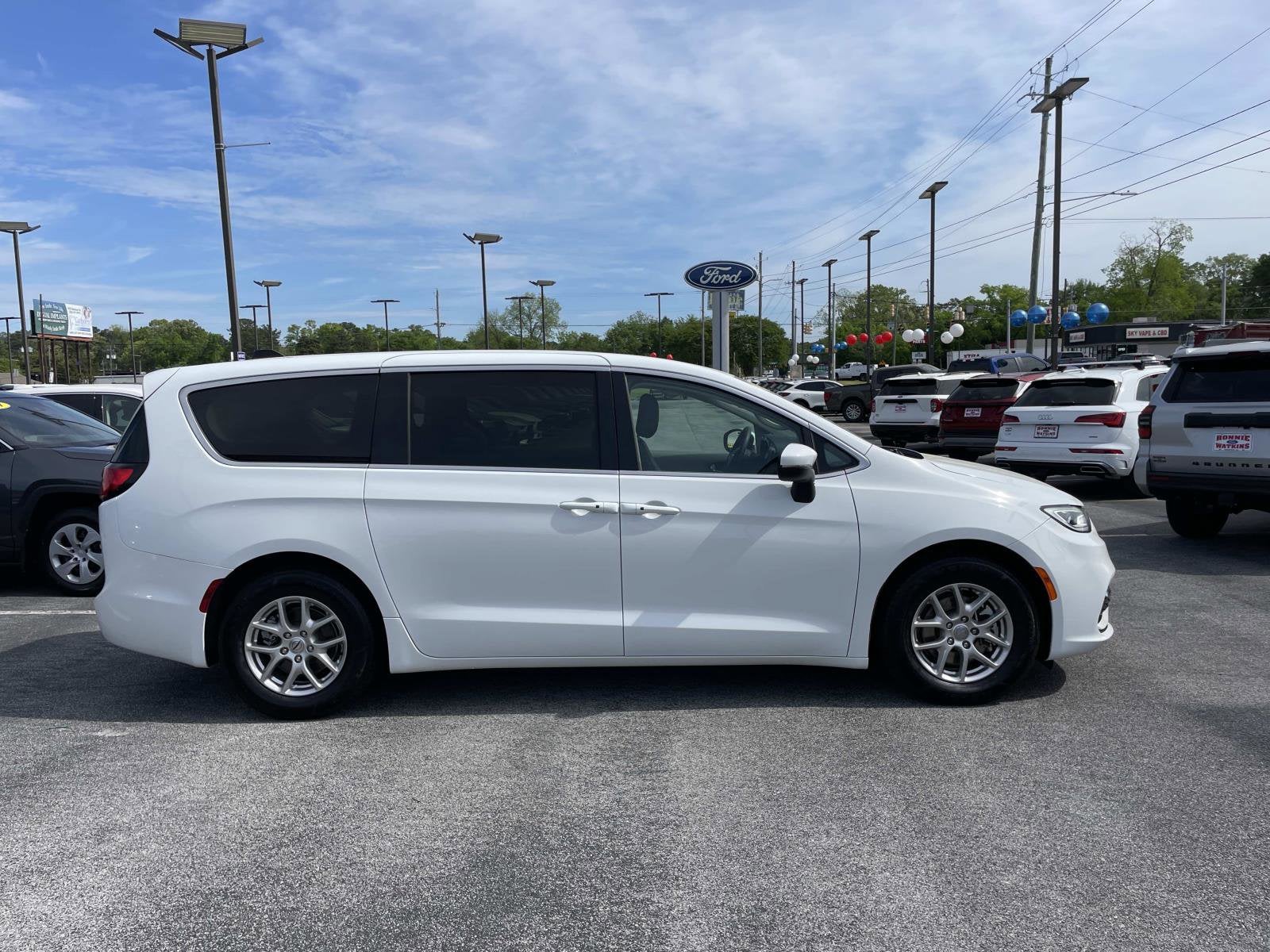 2023 Chrysler Pacifica Touring L
