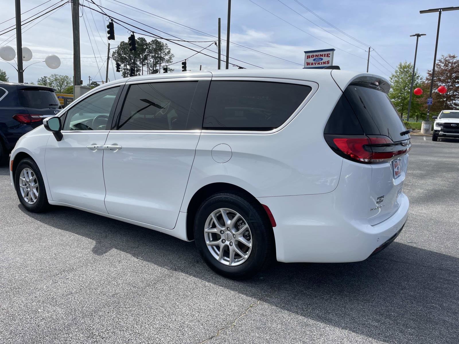 2023 Chrysler Pacifica Touring L