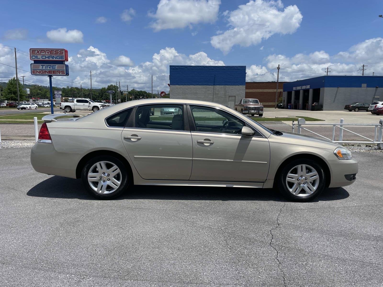2011 Chevrolet Impala LT Retail