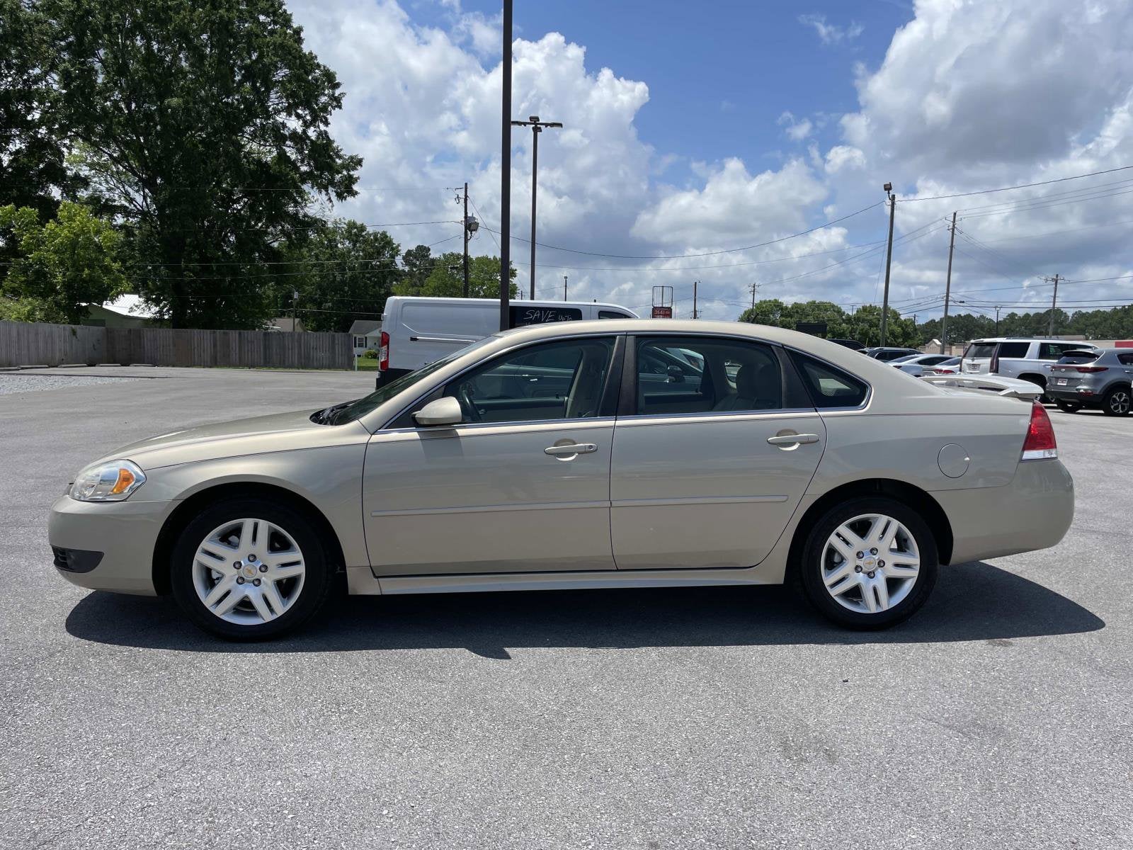 2011 Chevrolet Impala LT Retail
