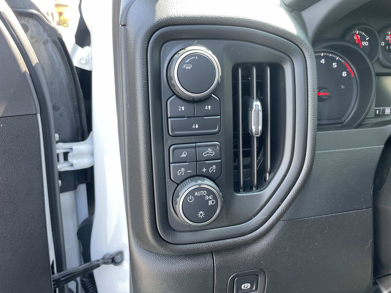 2025 Chevrolet Silverado 2500HD Custom