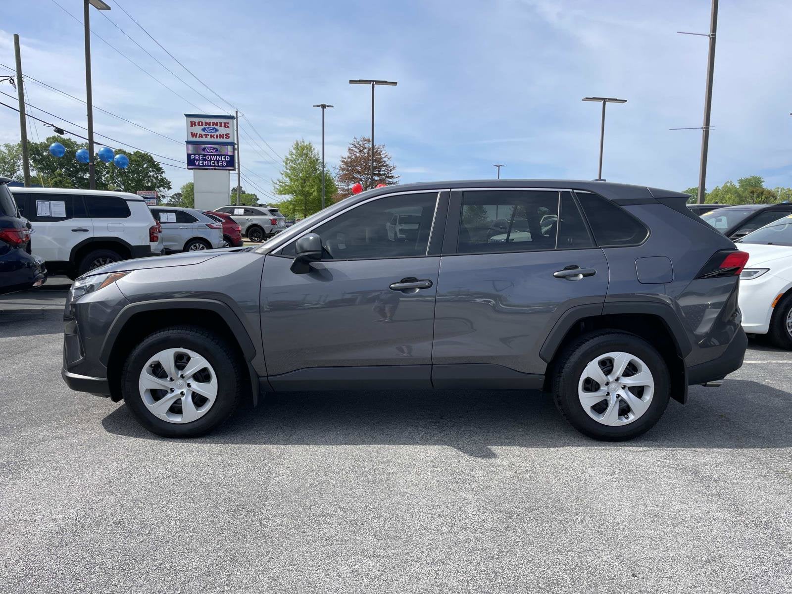 2024 Toyota RAV4 LE