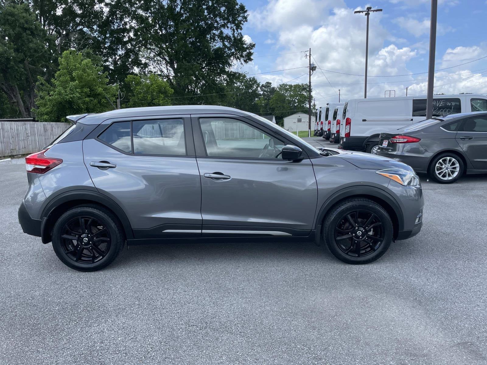 2020 Nissan Kicks SR
