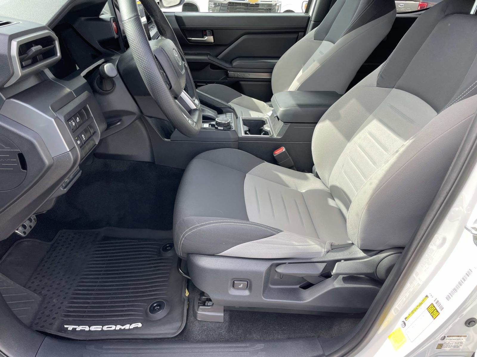 2024 Toyota Tacoma 4WD TRUCK