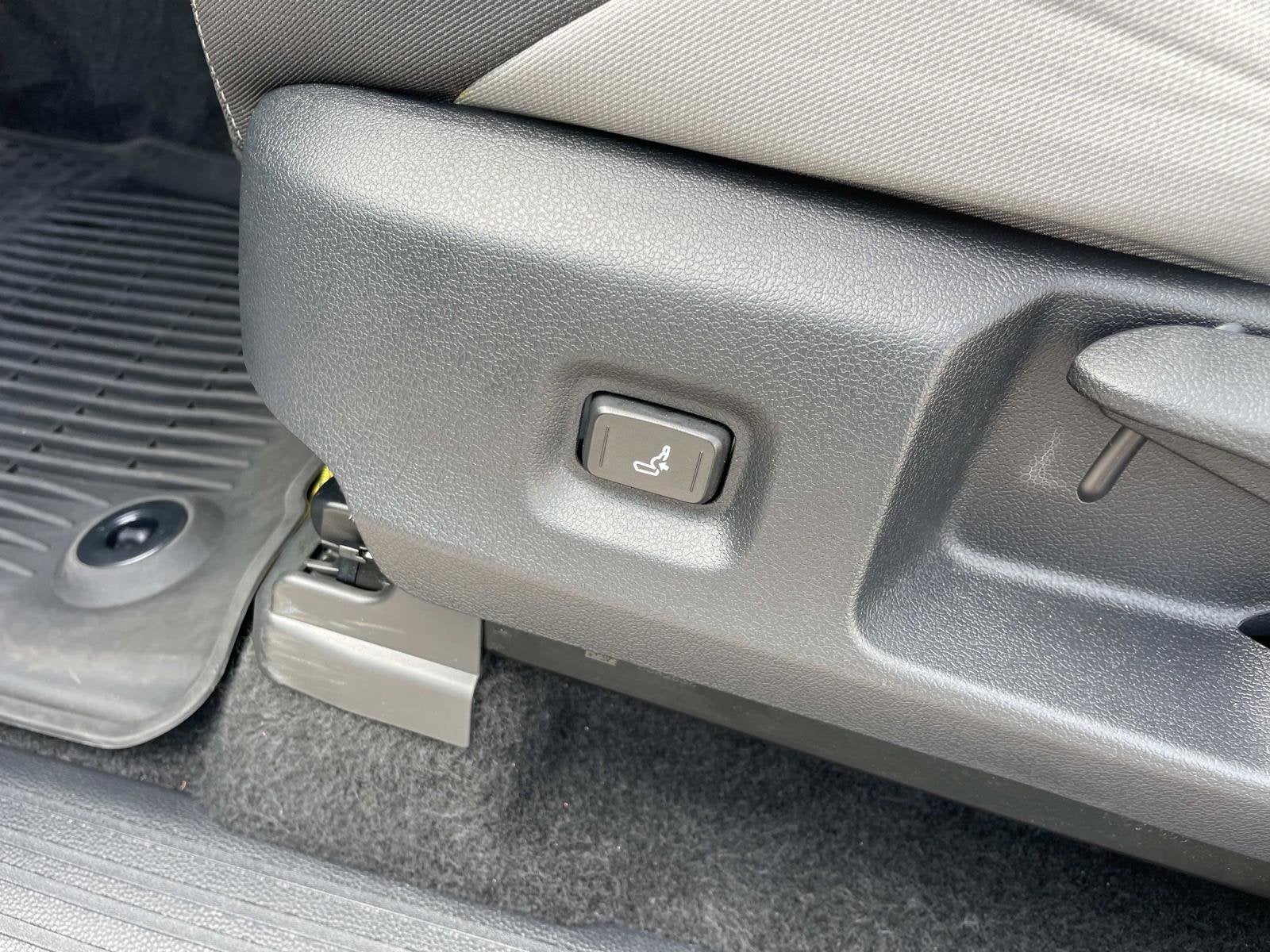 2024 Toyota Tacoma 4WD TRUCK