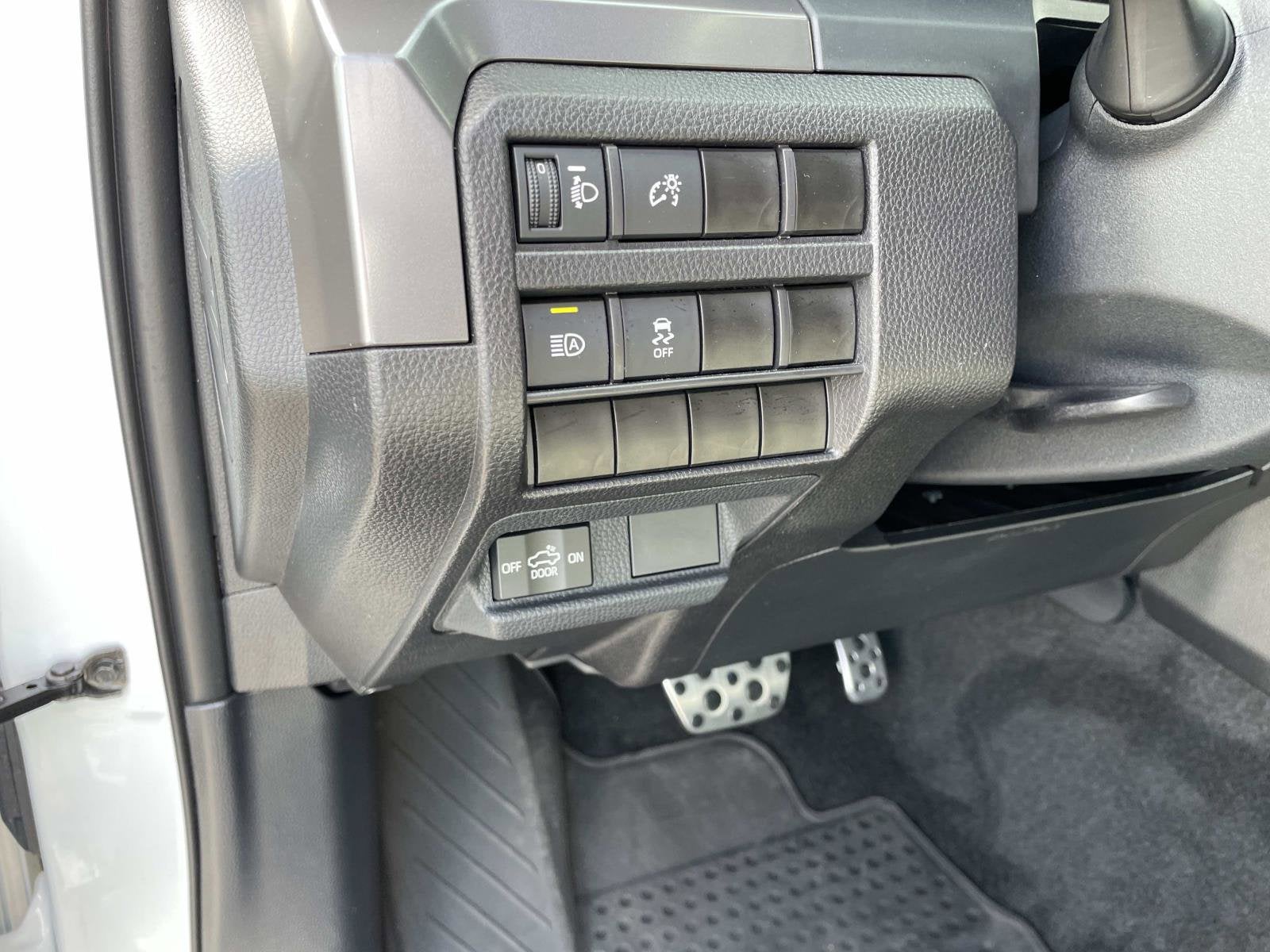 2024 Toyota Tacoma 4WD TRUCK