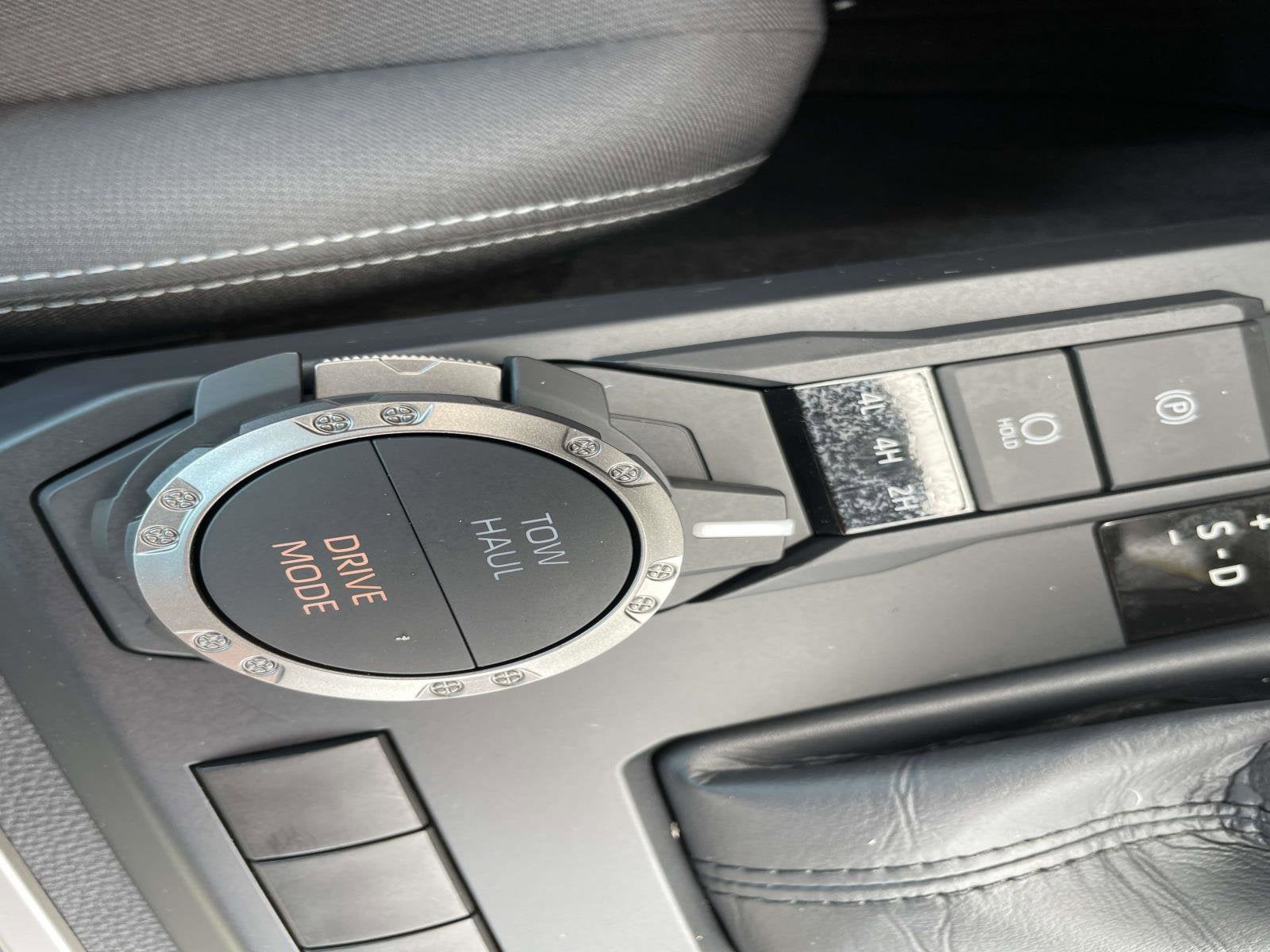 2024 Toyota Tacoma 4WD TRUCK