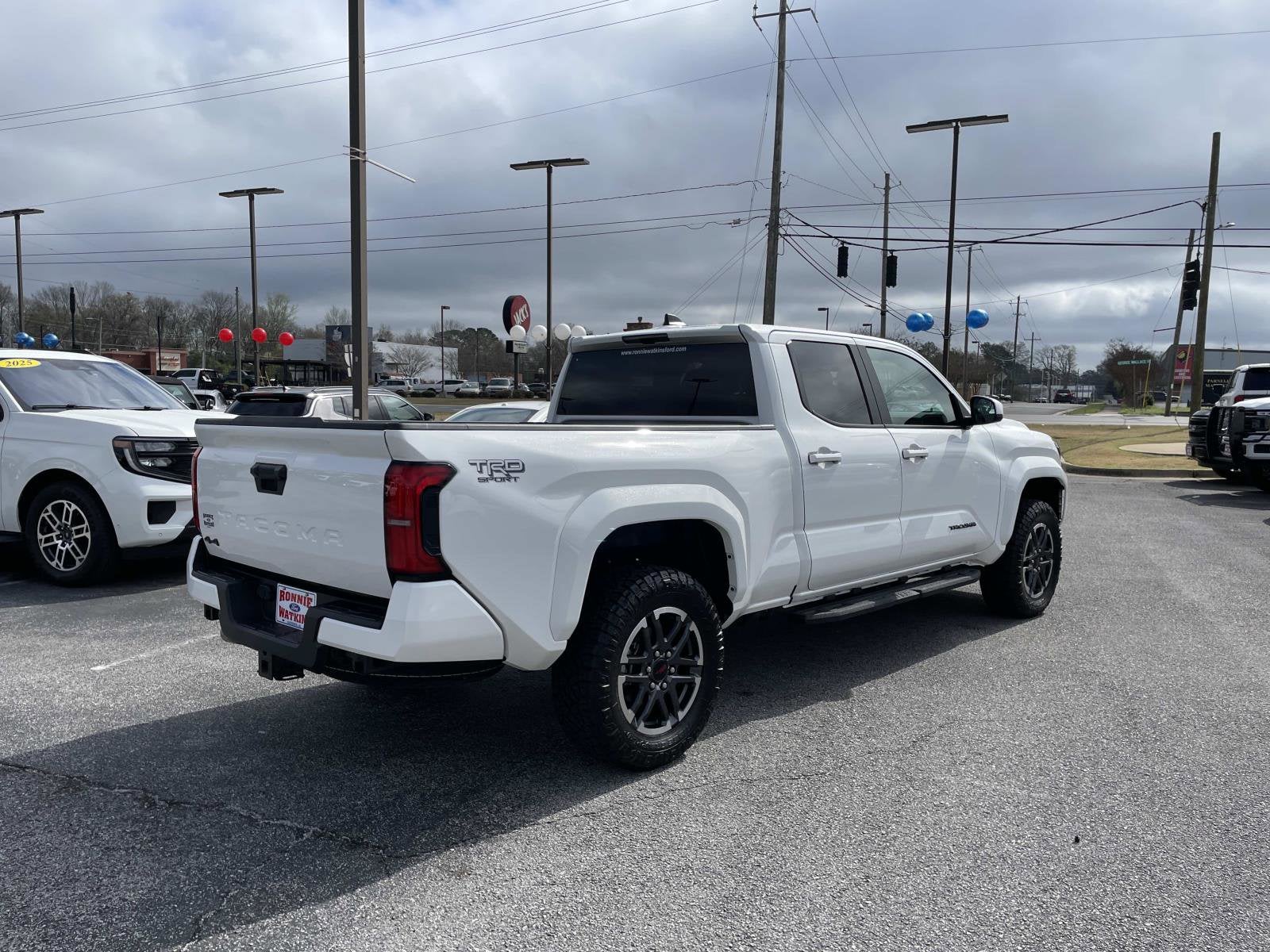 2024 Toyota Tacoma 4WD TRUCK