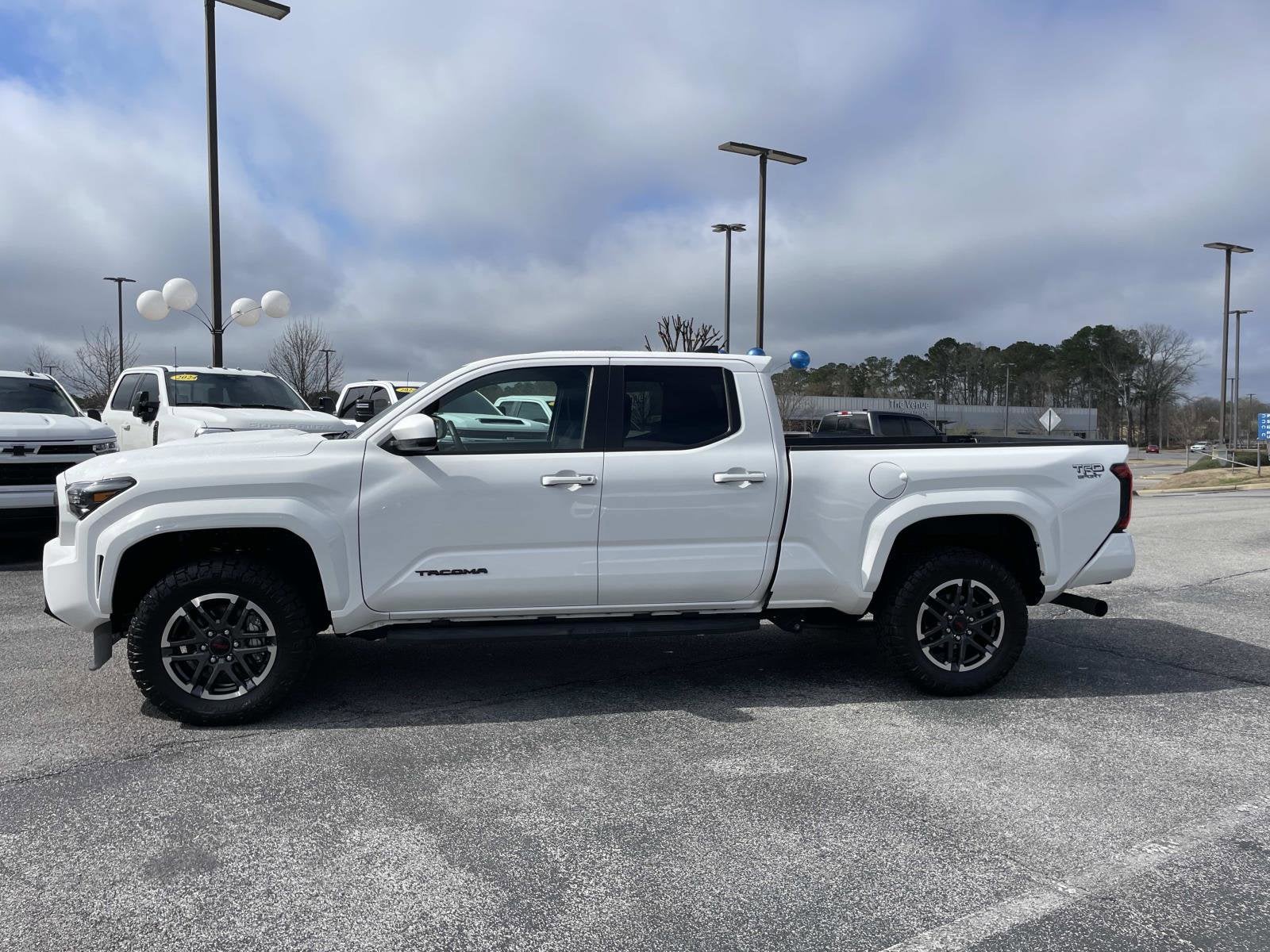 2024 Toyota Tacoma 4WD TRUCK