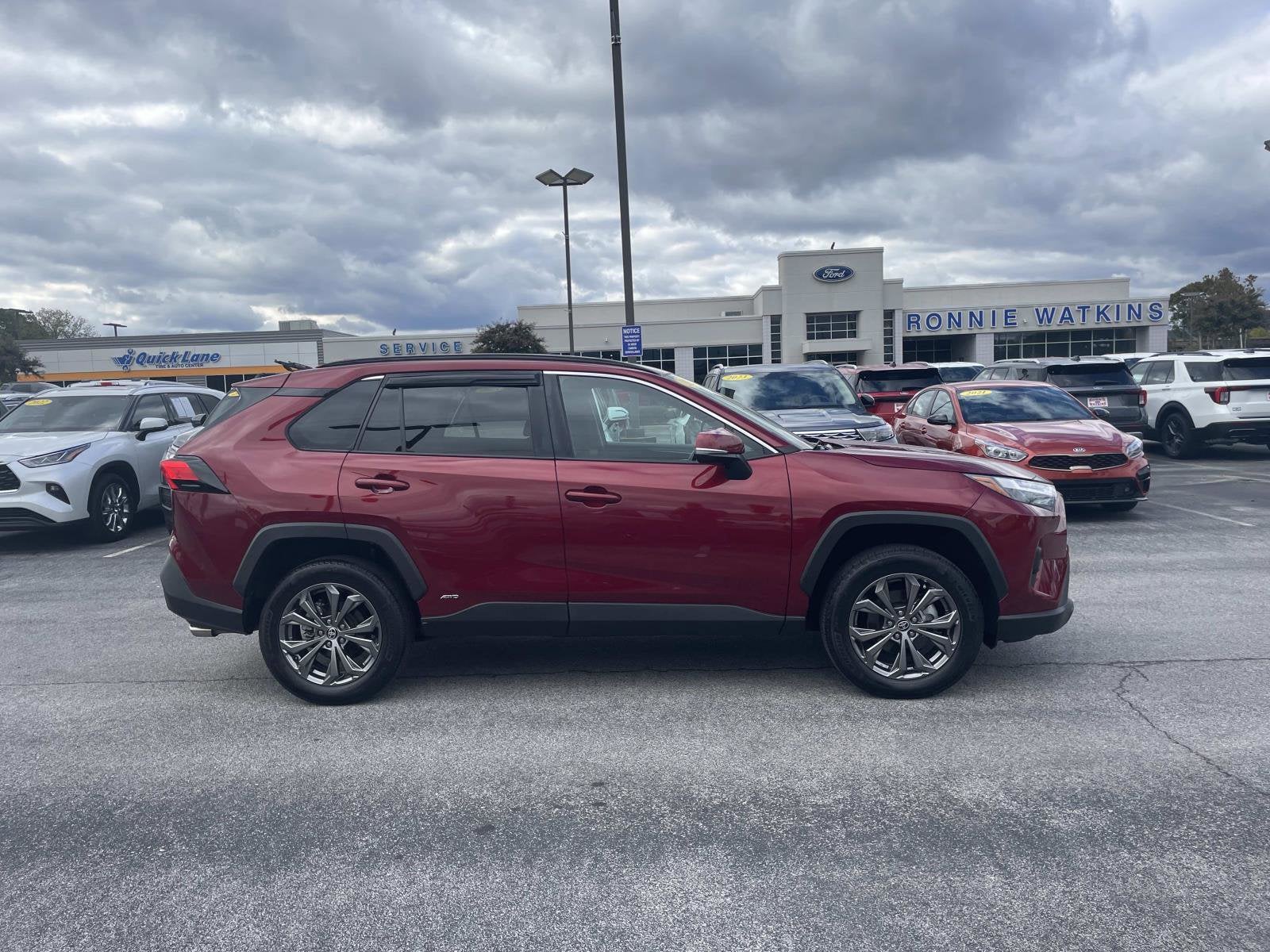 2022 Toyota RAV4 Hybrid XLE Premium