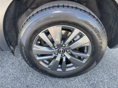 2023 Nissan Pathfinder SV