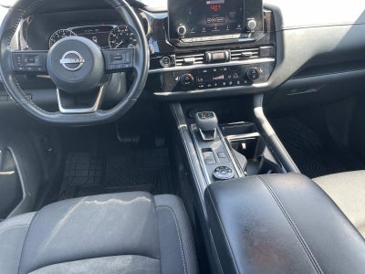2023 Nissan Pathfinder SV