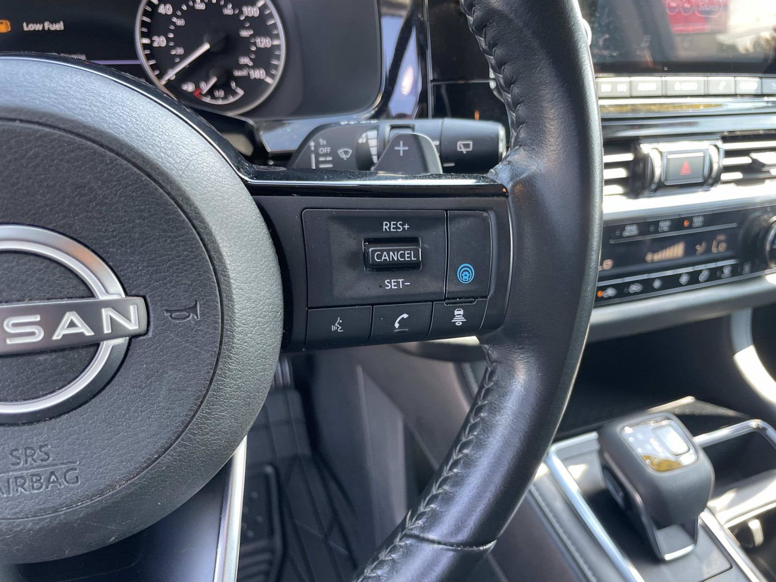 2023 Nissan Pathfinder SV