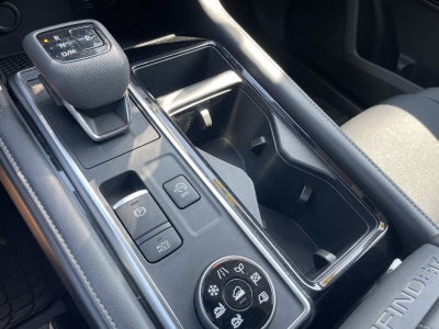 2023 Nissan Pathfinder SV