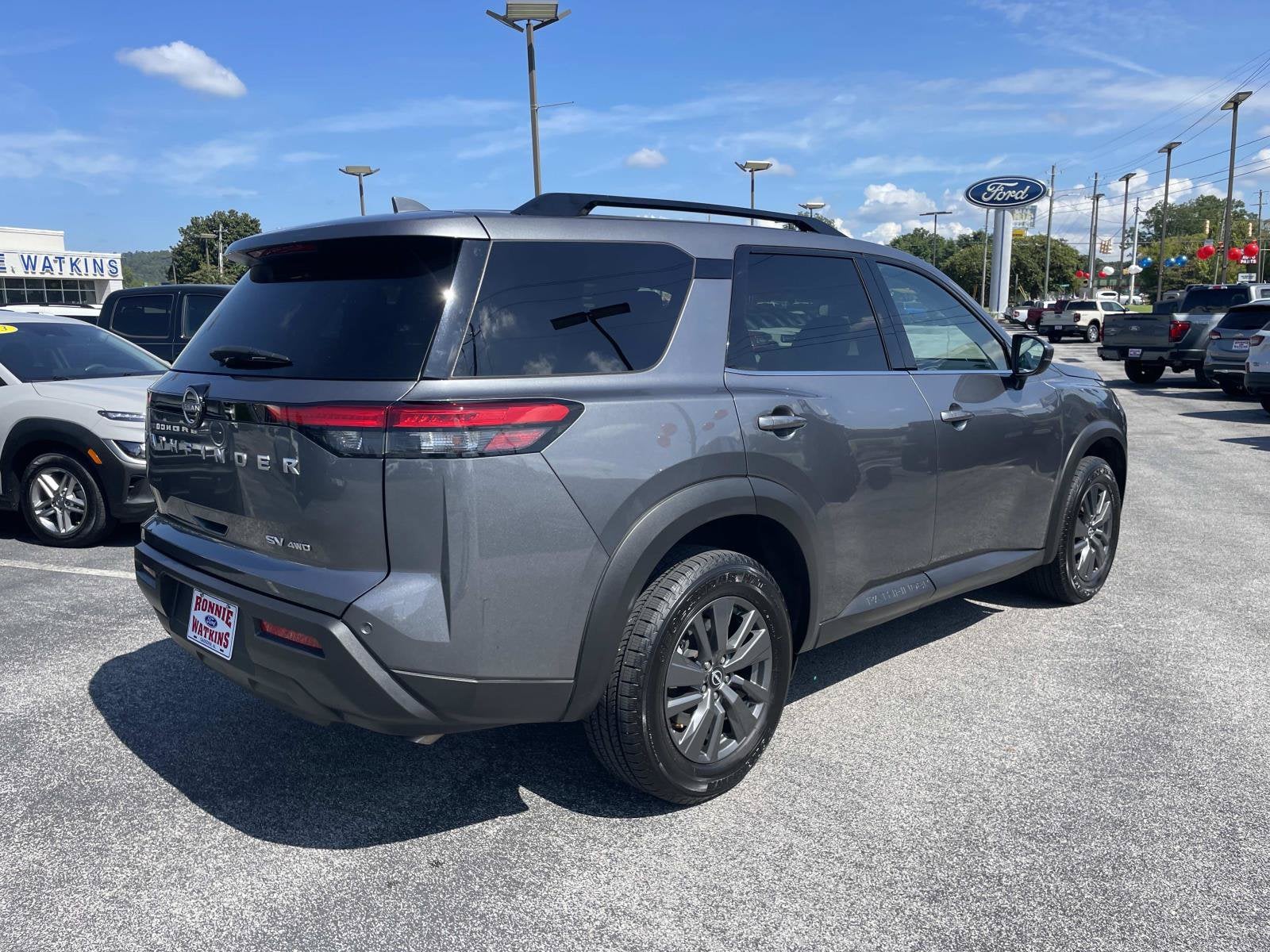 2023 Nissan Pathfinder SV
