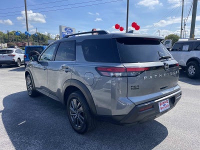 2023 Nissan Pathfinder SV