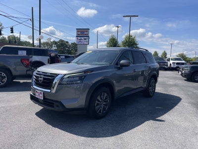 2023 Nissan Pathfinder SV