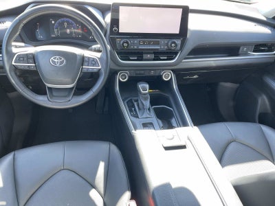 2025 Toyota Grand Highlander Base