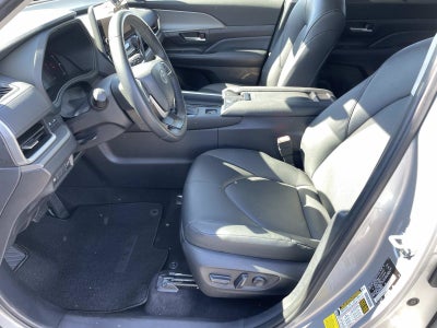 2025 Toyota Grand Highlander Base