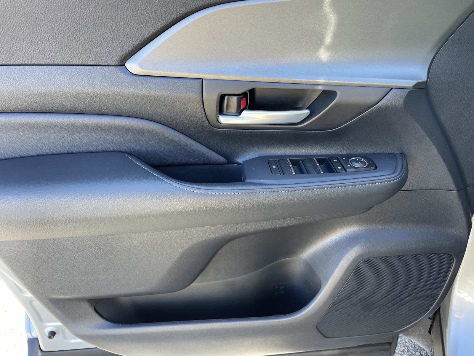 2025 Toyota Grand Highlander Base