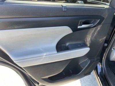 2023 Toyota Highlander SUV