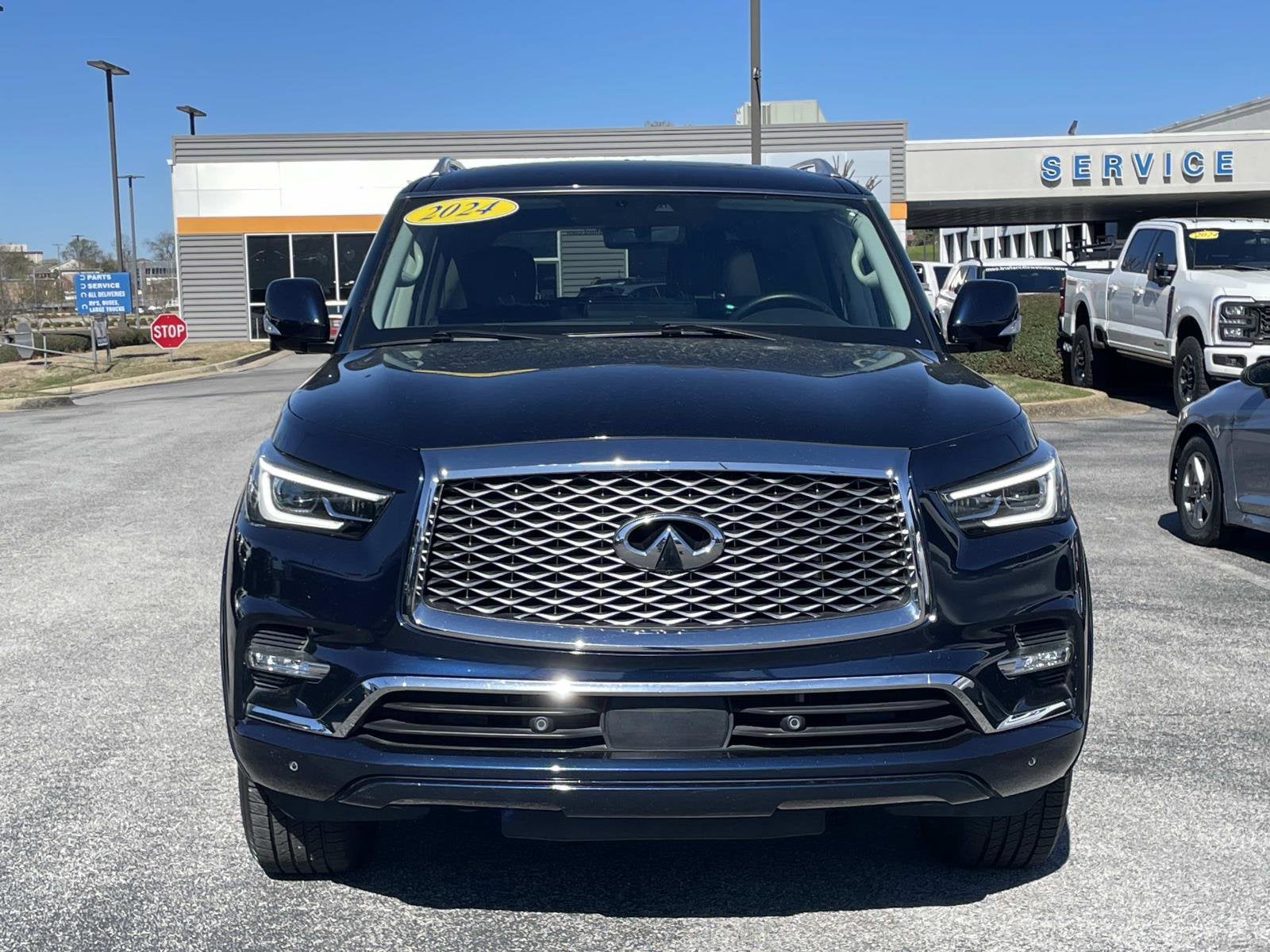 2024 INFINITI QX80 LUXE