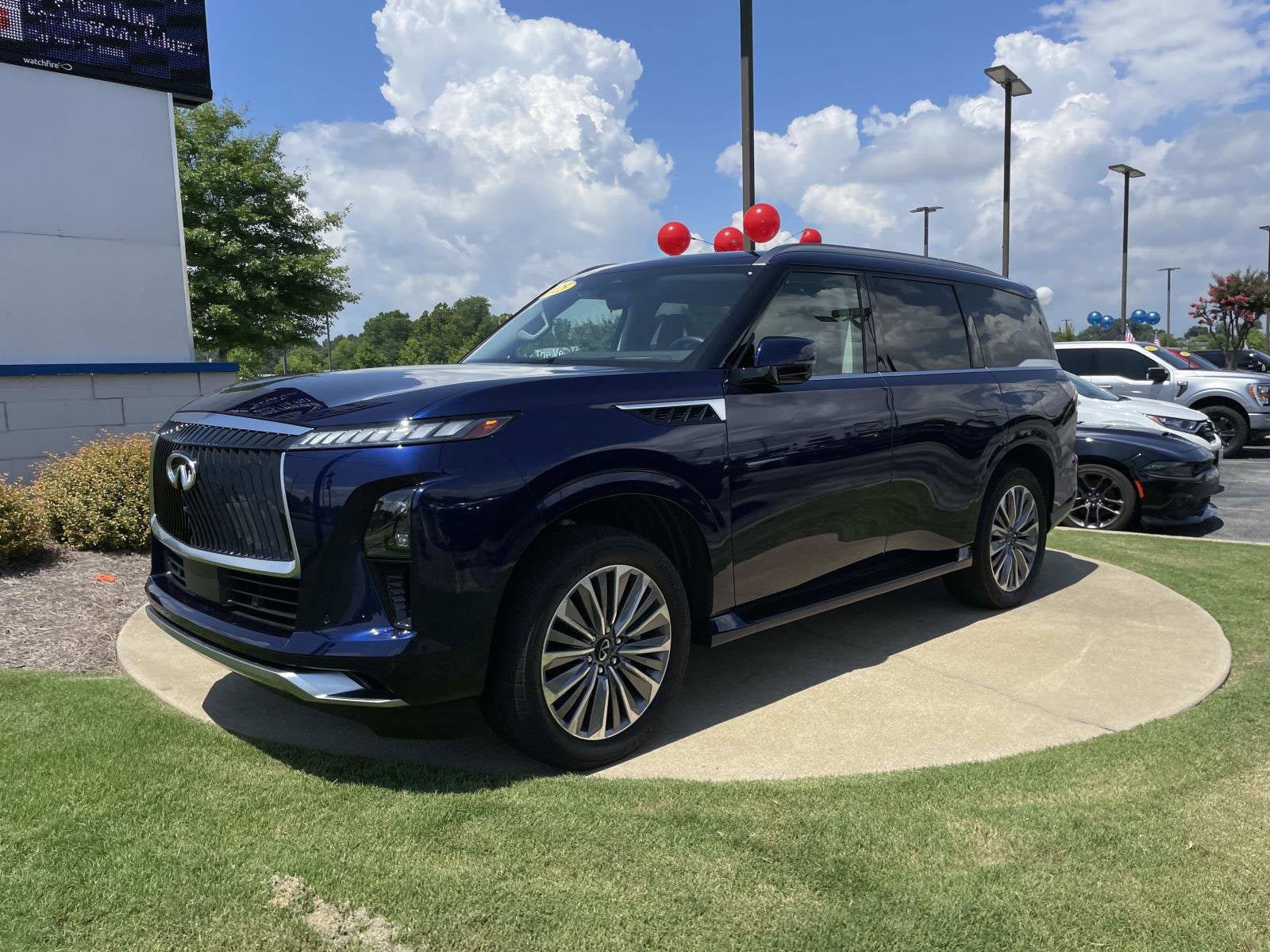 2025 INFINITI QX80 SENSORY